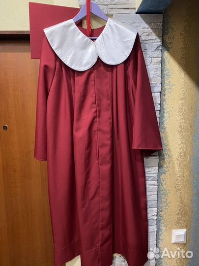 Мантия и шапочка выпускника (конфедератка)