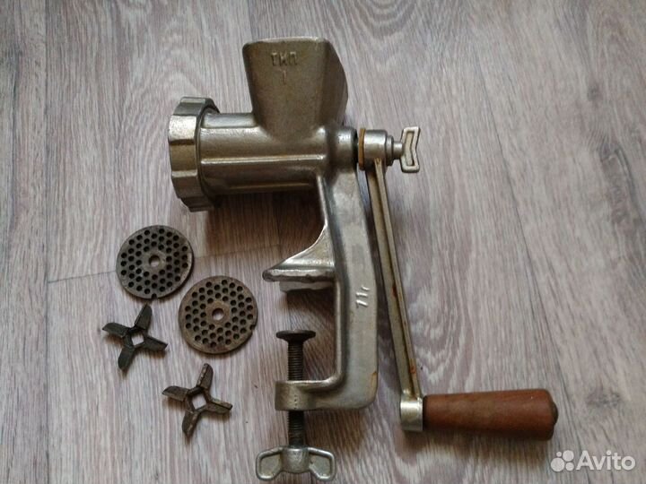 Мясорубка ручная СССР чугунная
