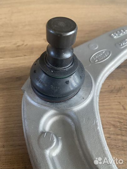 Рычаг передней подвески верхний правый Range Rover