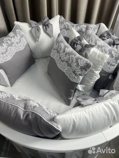 Комплект в круглую кроватку Just Happy