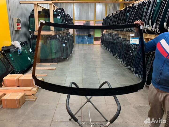 Лобовое стекло Рено Дастер Сандеро Ниссан Террано