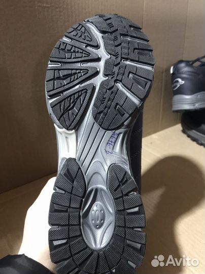 Кроссовки зимние