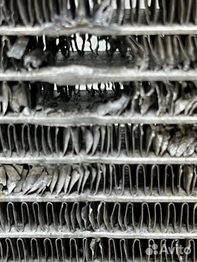 Радиатор кондиционера передний Mitsubishi L200