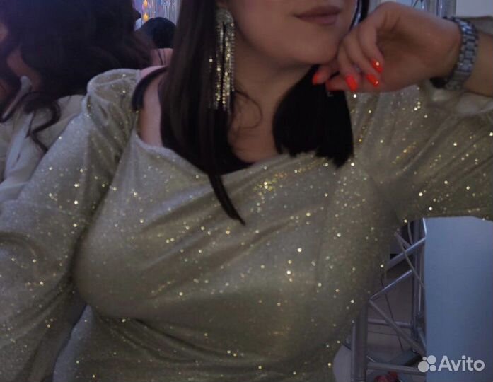 Блестящее платье