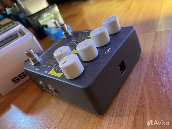 Педаль-синтезатор Mono Synth