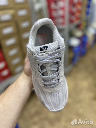 Кроссовки Nike air zoom vomero 5 white