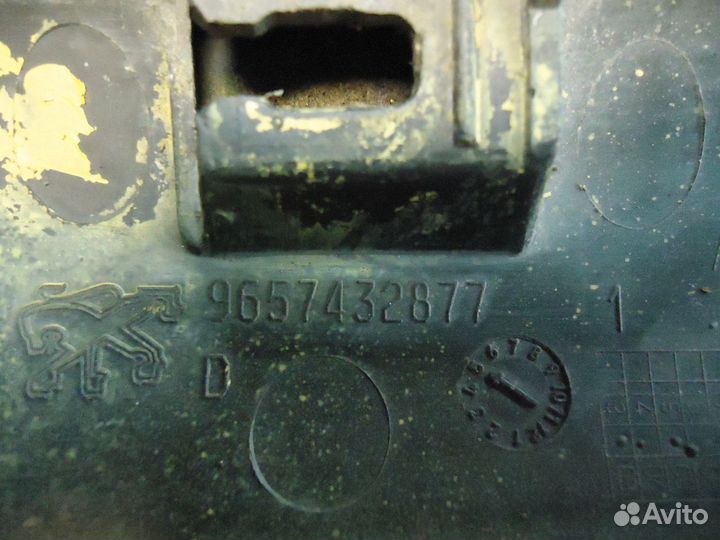 Накладка стойки передней правой Peugeot 1007