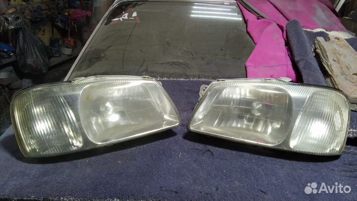 Продаю бампер передний и фары на акцент