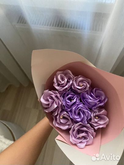 Букет из атласных роз