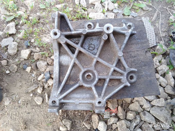 Кронштейн кондиционера Mitsubishi lancer 9