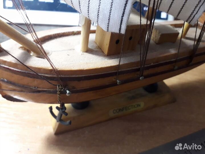 Деревянная модель корабля