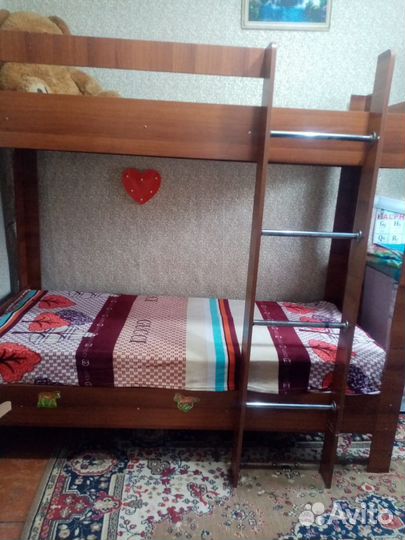 Двухъярусная кровать
