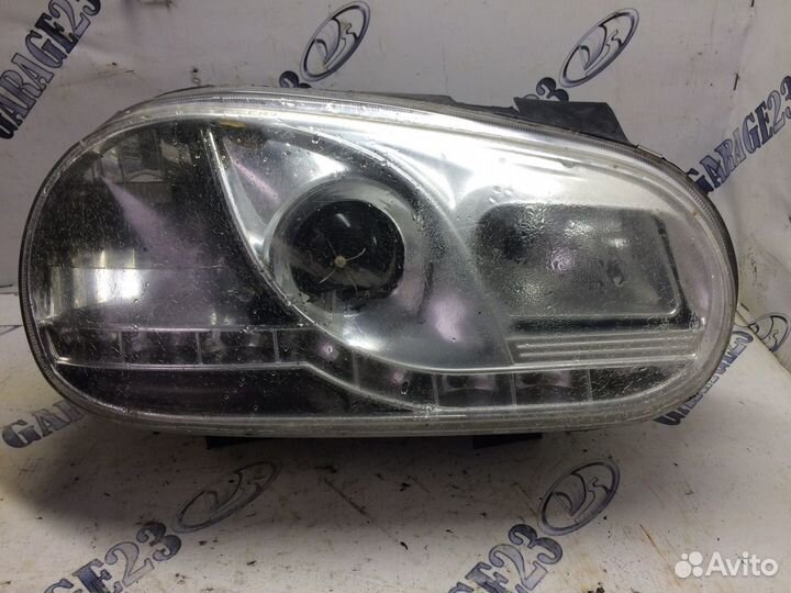 Фара передняя правая golf 4 с дхо