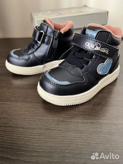 Ботинки демисезонные для девочки 22 размер