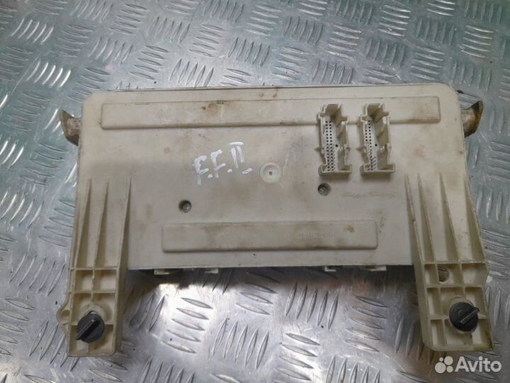 Блок предохранителей Ford Focus 2 седан 1.8 2008