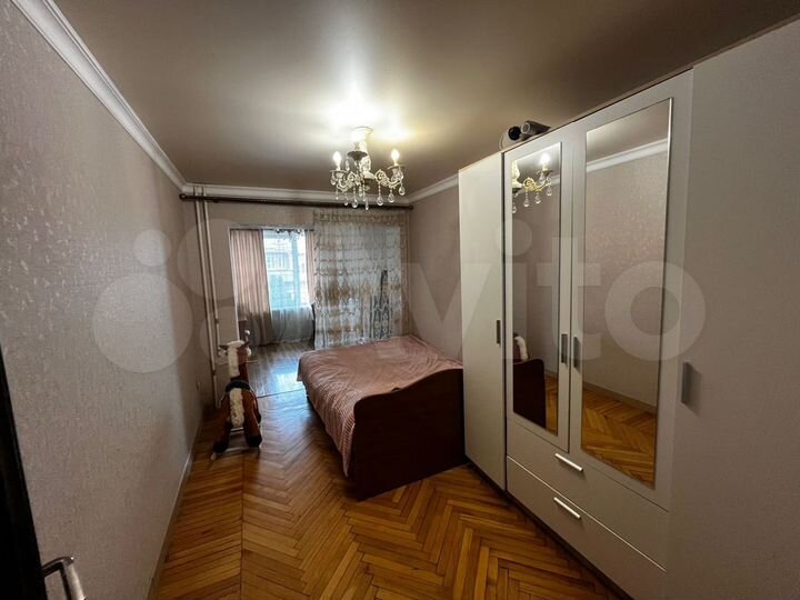 3-к. квартира, 90 м², 2/5 эт.