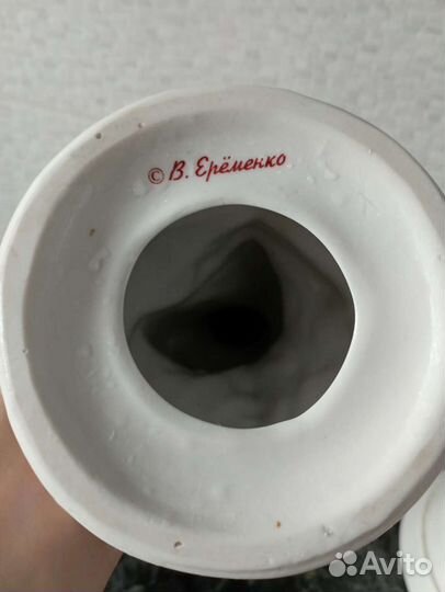 Статуэтка Красивая Барышня с цветами В. Еременко