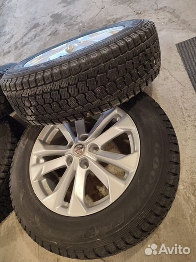 Комлект зимних колес R17 225/65 Nissan x-trail