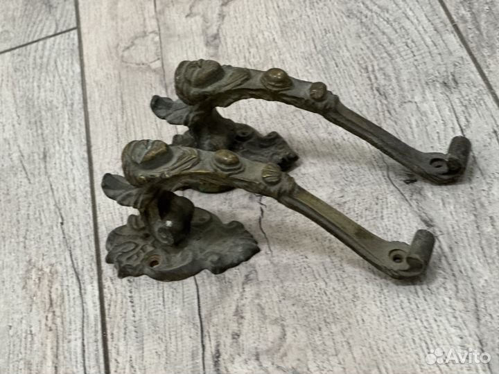 Бронзовые дверные ручки