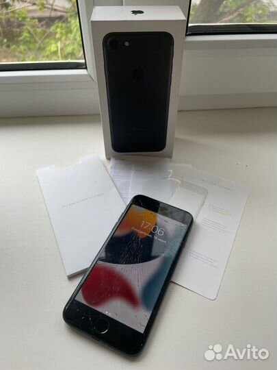 Телефон iPhone 7