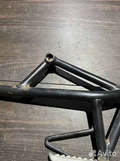 Кронштейн правой подножки kawasaki Versys 650 ABS