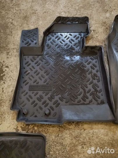 Автомобильные коврики бу резиновые