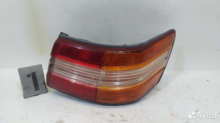 Фонарь задний toyota 22-248 R Mark II X10 96-98 тр
