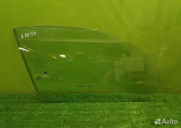 Стекло двери правое Bmw E88