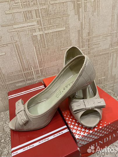 Женские туфли