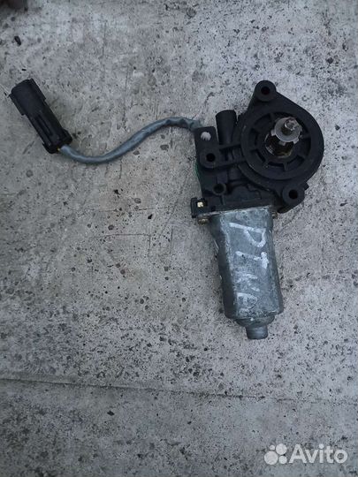 Chrysler PT Cruiser левый моторчик стеклоподъёмн