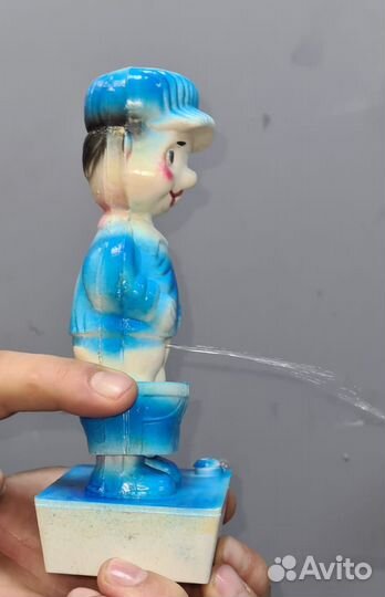 Писающий клоун