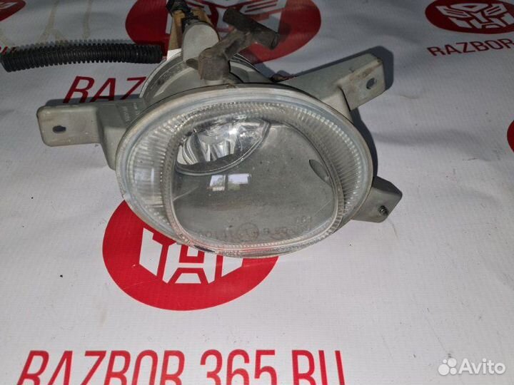 Фара противотуманная передняя левая Volvo Xc70