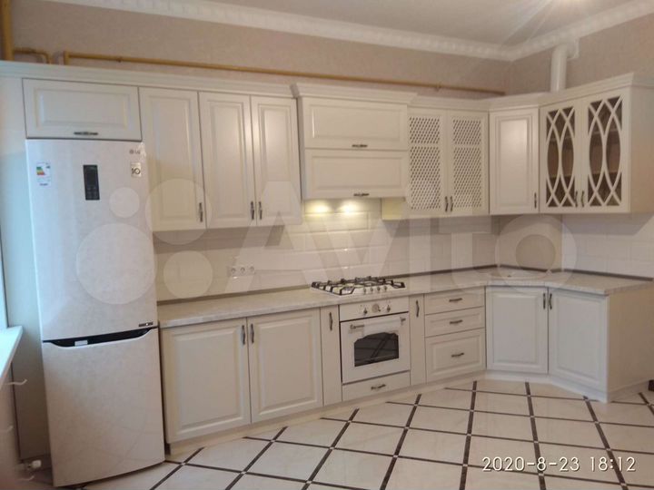 2-к. квартира, 65 м², 1/10 эт.