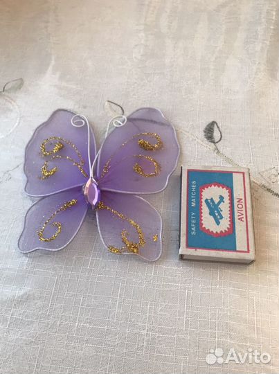 Бабочка на булавке