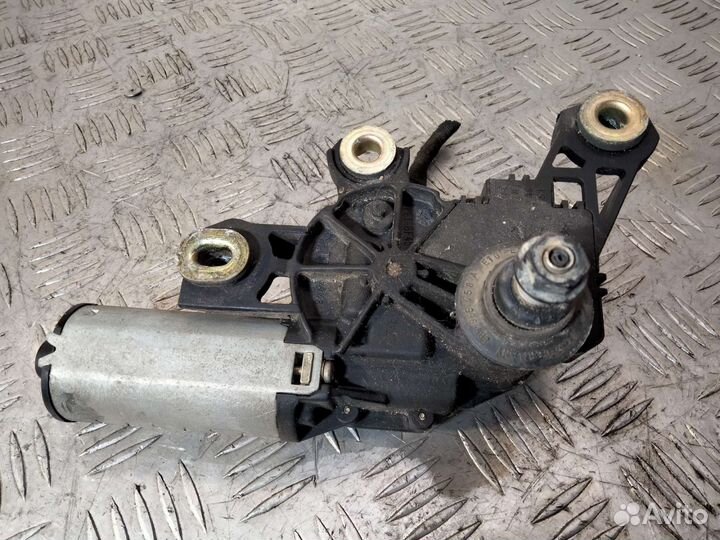 Моторчик заднего дворника Golf 4