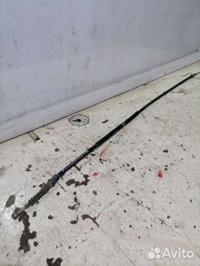 Тросик ручника Шкода Йети