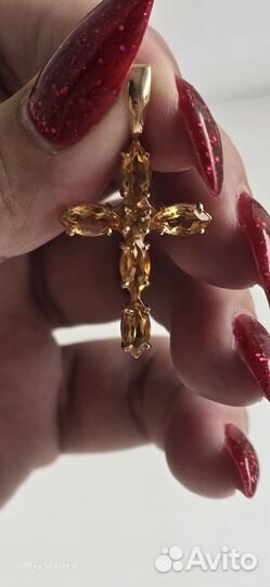 Золотой крест с цитринами