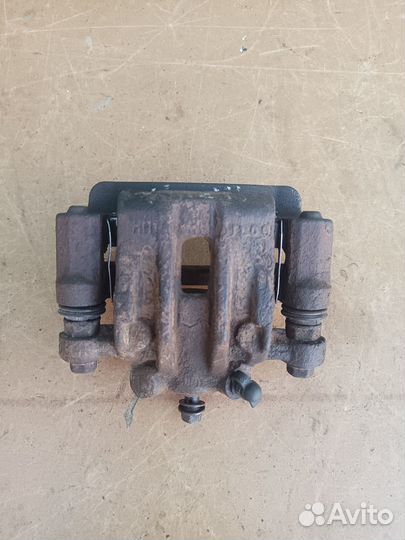 Суппорт задний левый Kia Cerato 2008-2013 г