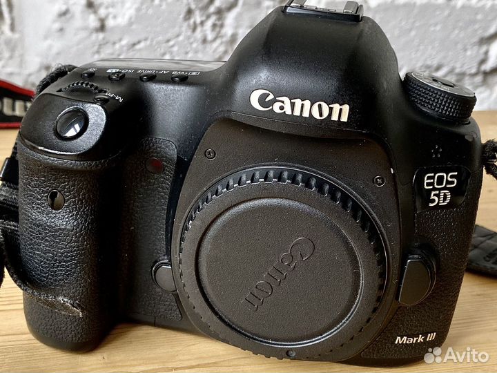 Зеркальный фотоаппарат EOS Canon 5D Mark iii