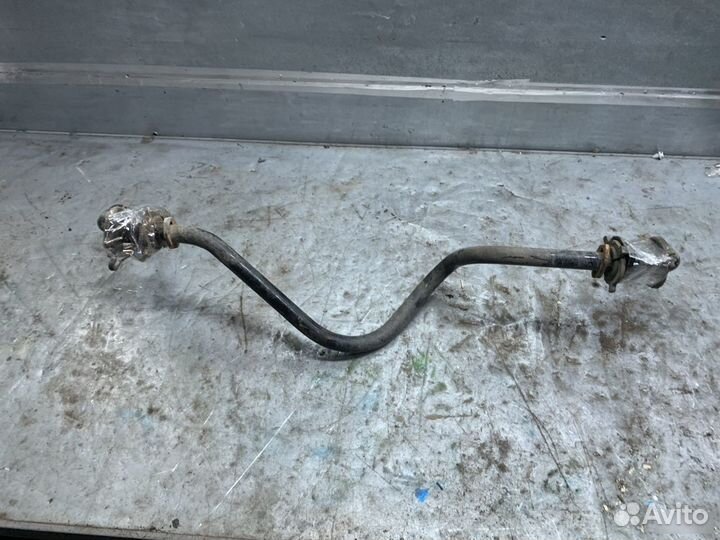 Стабилизатор задний Toyota Land Cruiser 200