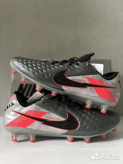 Профессиональные бутсы Nike Tiempo Legend 8 Elite