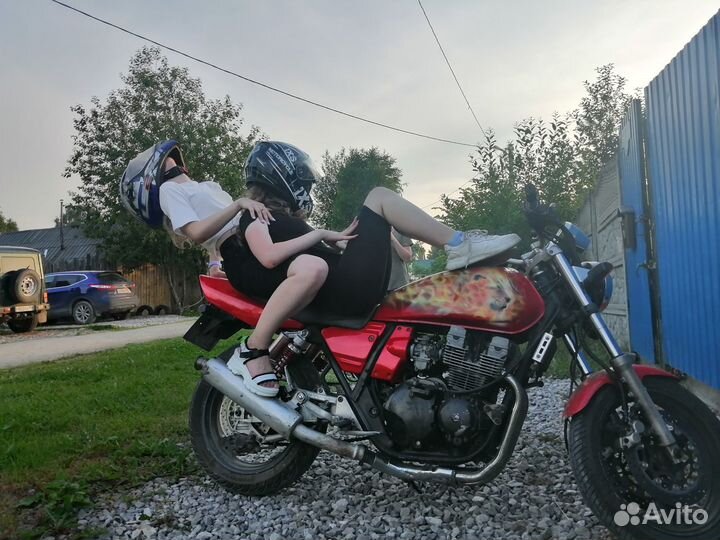 Yamaha XJR400