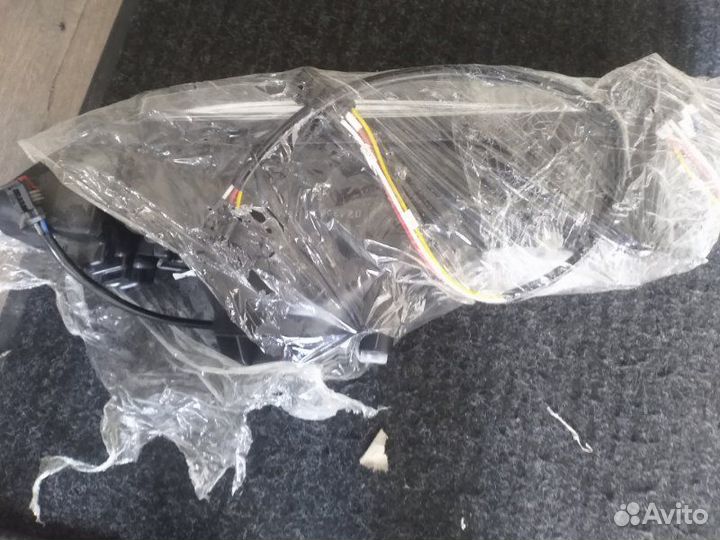 Фара галогеновая левая