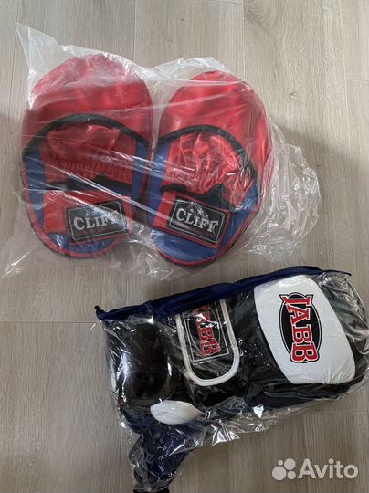 Боксерские перчатки и лапы