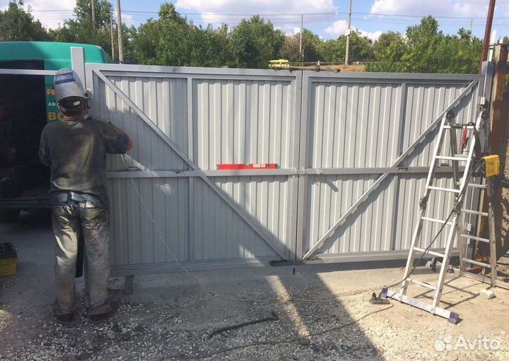 Монтажник заборов и ворот