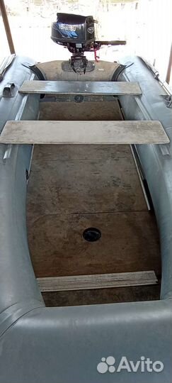 Лодка с мотором