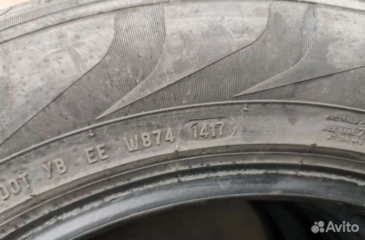 Pirelli Carrier 215/65 R17
