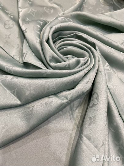 Шелковый однотонный платок LV мятный тонкий