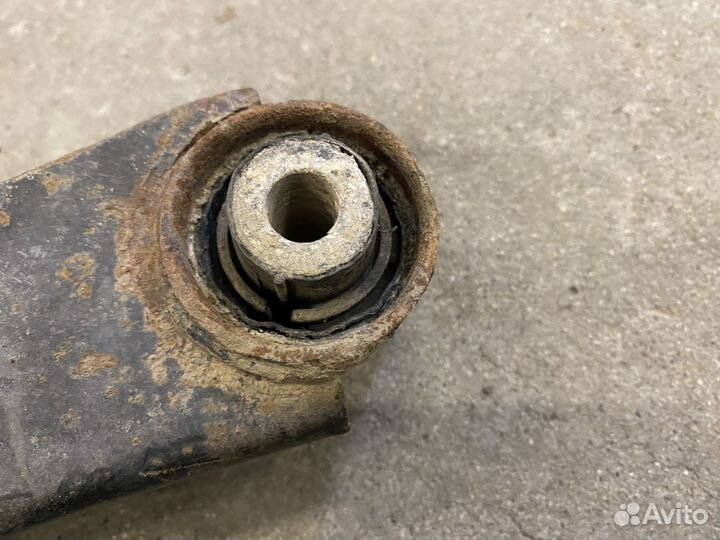 Задние подпружинные рычаги Passat B6