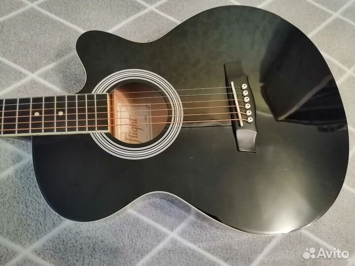 Акустическая гитара